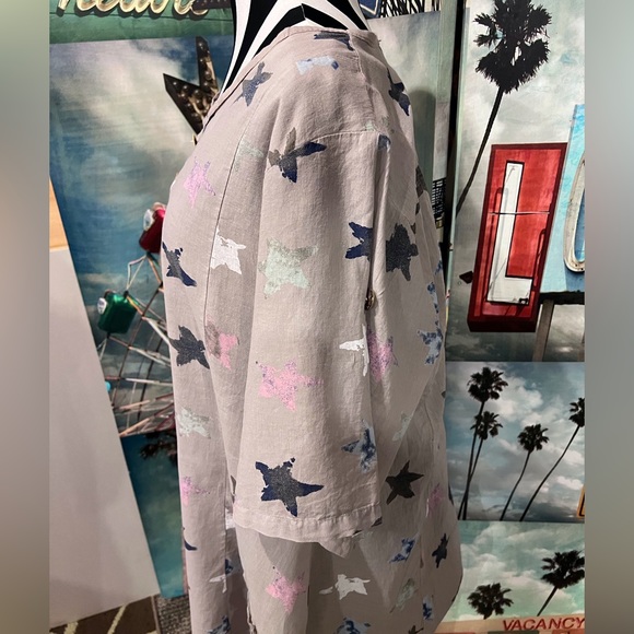 Italian made short sleeve top with embellishments - Picture 4 of 6